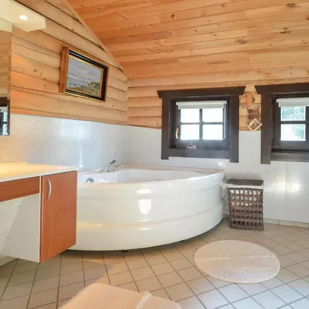 Three-bedroom Holiday In Fjerritslev